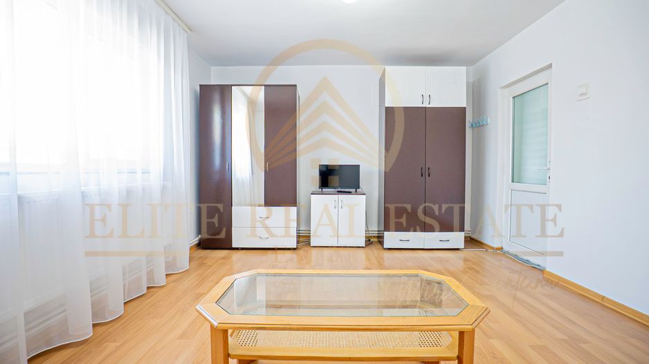Apartament in vila , Curte , Garaj - Pod butelii — fotografia 1