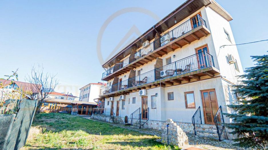 Vila turistică complet funcțională! — fotografia 1